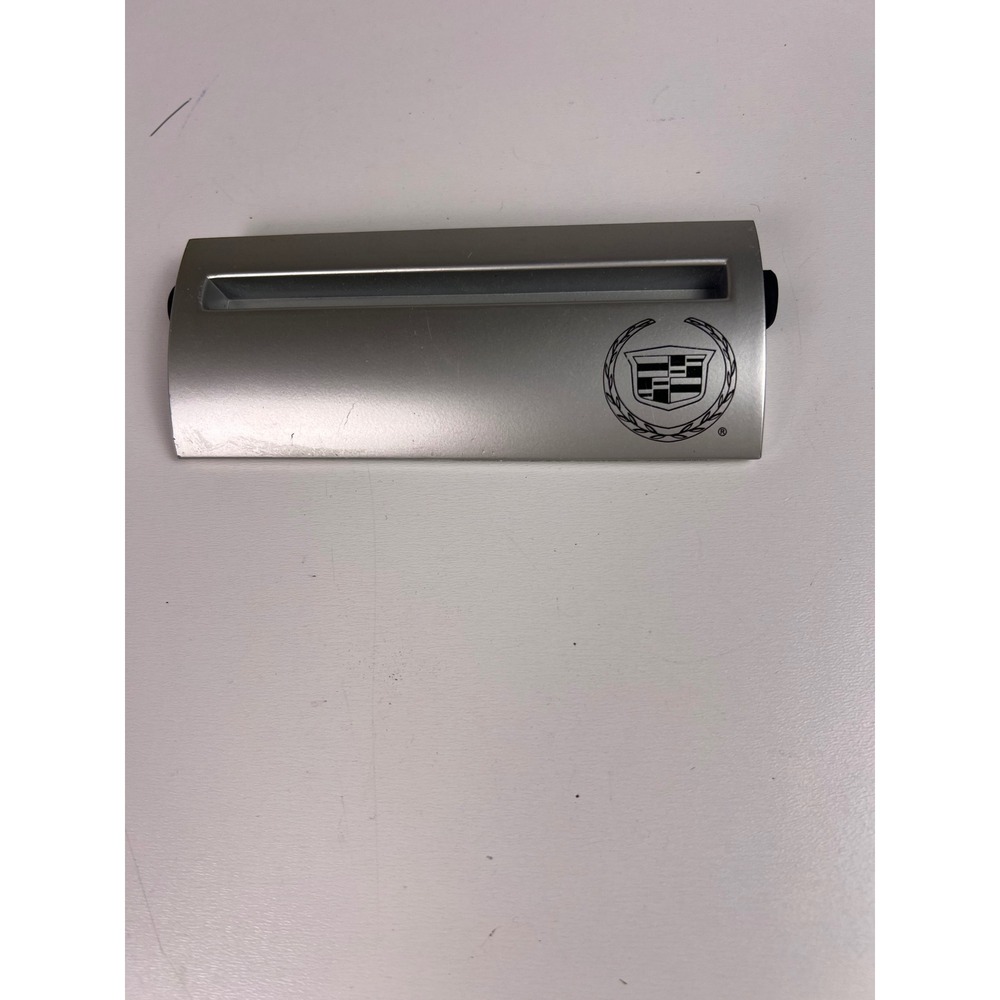 Cadillac Silver Metal Business‎ Card Holder Desk Accessory Laurel Wreath Crest